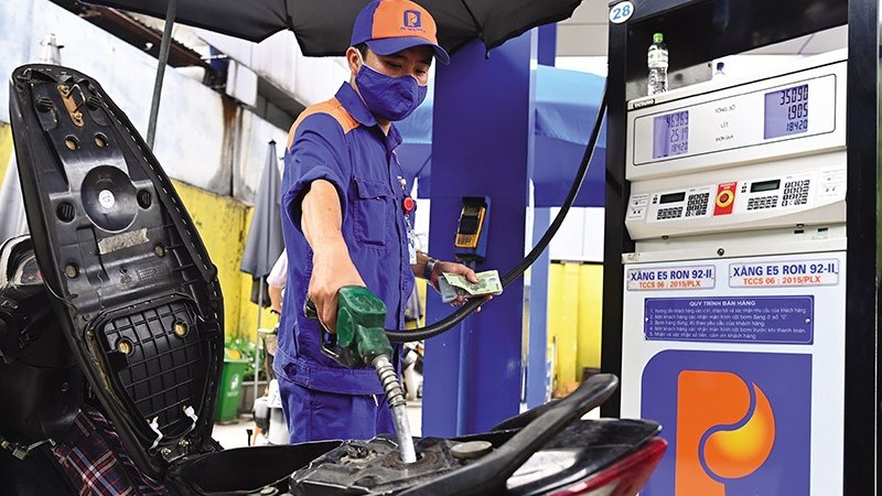 gia xang giam manh xoa diu no lo lam phat