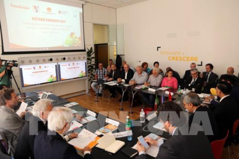 quang ba nong san thuc pham viet nam tai italy