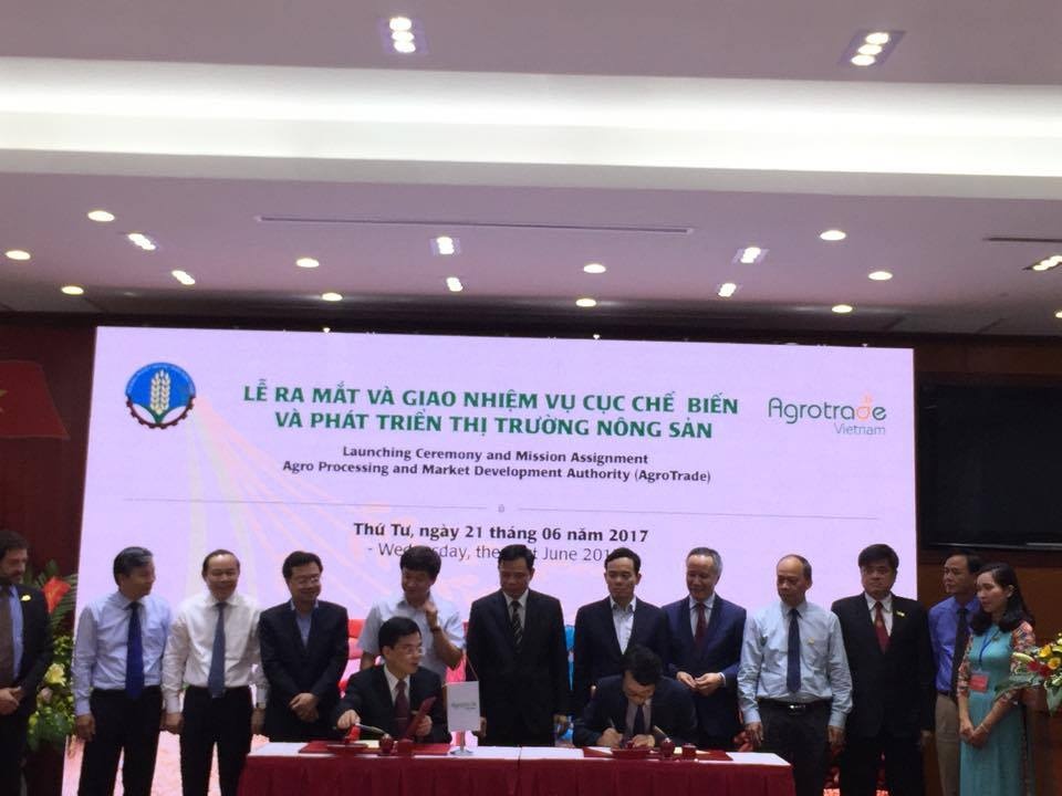 lan dau tien viet nam co co quan chuyen lo dau ra cho nong san