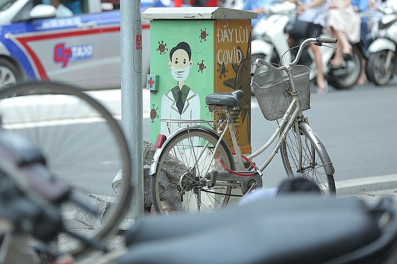 Hầu hết các bức tranh cổ động đều nhận được phản hồi tích cực từ người dân quanh khu vực ngã tư Bạch Mai - Lê Thanh Nghị.