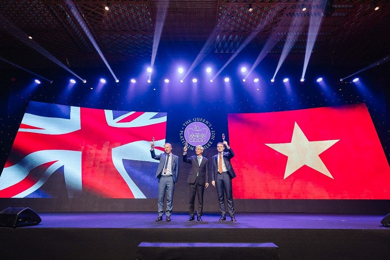 Tổng Lãnh sự quán Anh tại TP. Hồ Chí Minh kỷ niệm 70 năm trị vì của Nữ hoàng Elizabeth II Tổng Lãnh sự quán Anh tại TP. Hồ Chí Minh kỷ niệm 70 năm trị vì của Nữ hoàng Elizabeth II