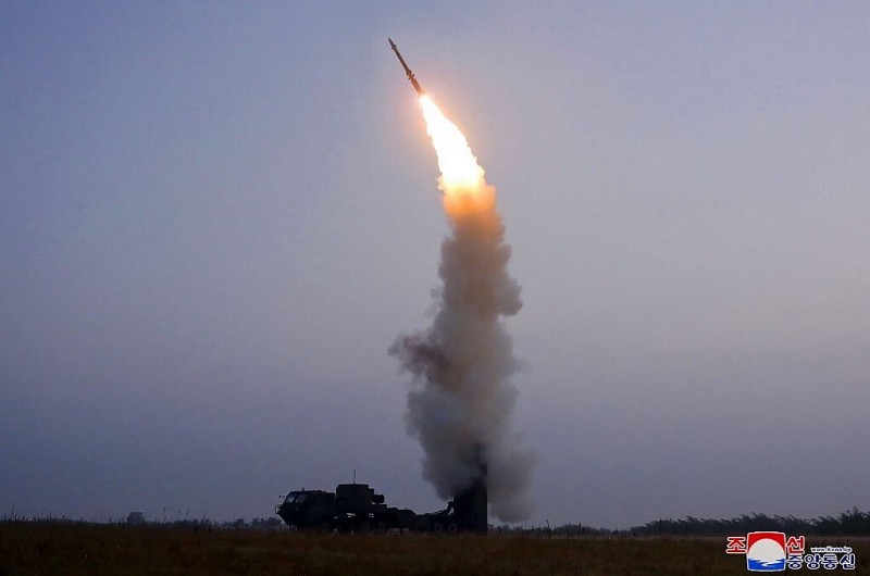 Hàn Quốc nói gì sau khi Triều Tiên phóng loạt tên lửa đạn đạo?