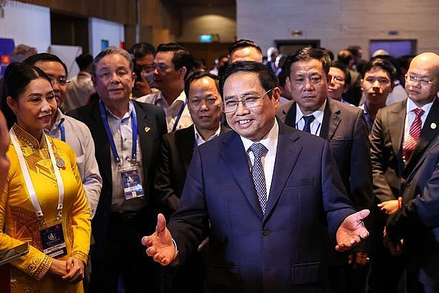 Việt Nam tự tin xây dựng nền kinh tế độc lập, tự chủ và hội nhập sâu rộng, thực chất, hiệu quả Việt Nam tự tin xây dựng nền kinh tế độc lập, tự chủ và hội nhập sâu rộng, thực chất, hiệu quả