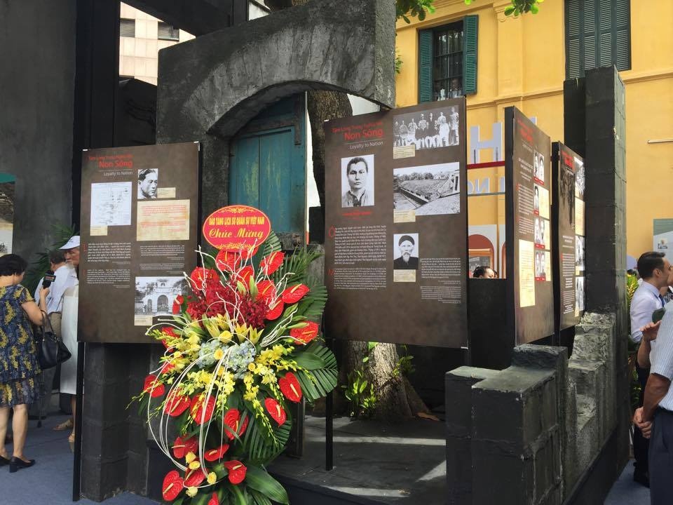 khai mac trung bay chuyen de thep noi nguc lua