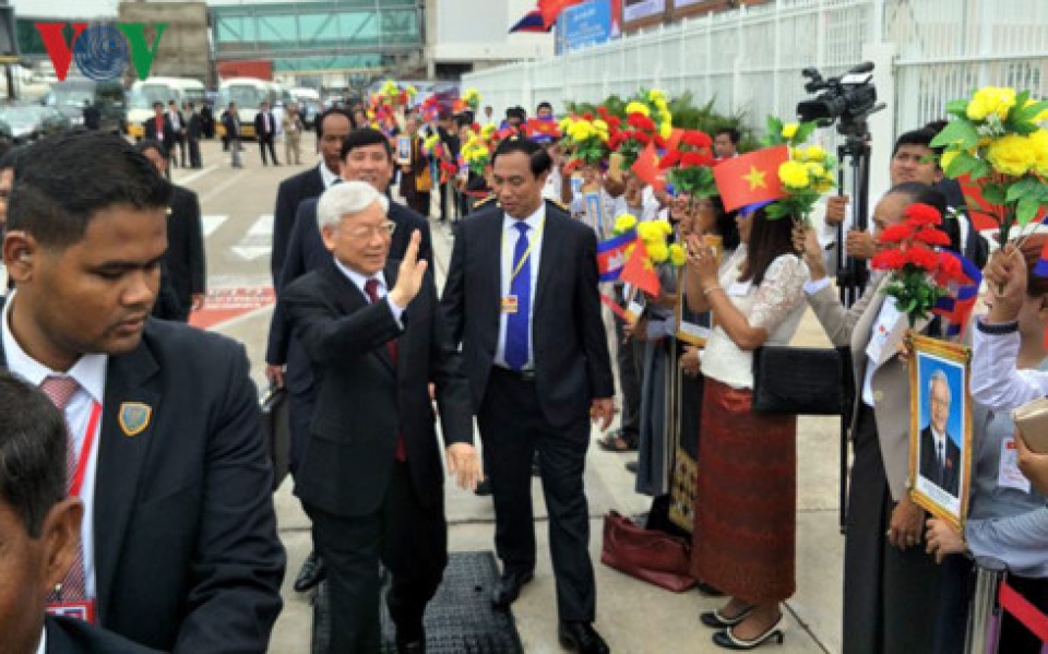tong bi thu den phnom penh bat dau tham chinh thuc campuchia