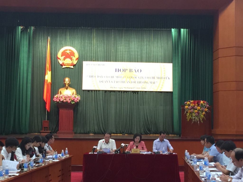 doanh nghiep tiet kiem dang ke chi phi nho co che mot cua thong thoang