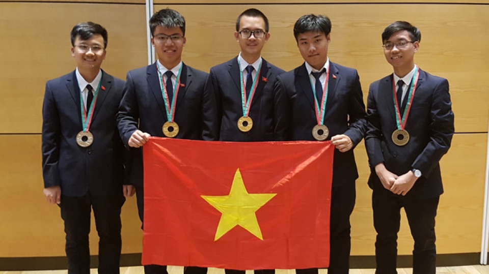 viet nam gianh 2 huy chuong vang tai ky olympic vat ly 2018