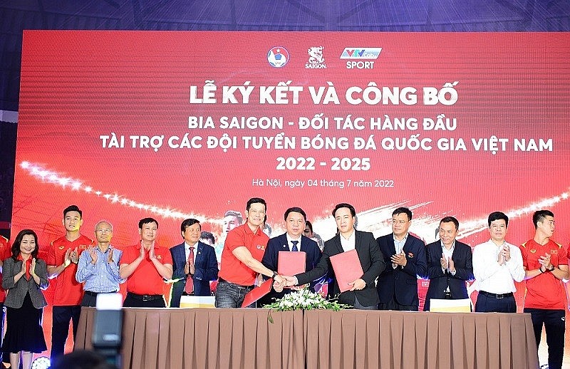 Thêm nguồn lực cho bóng đá Việt Nam phát triển lớn mạnh