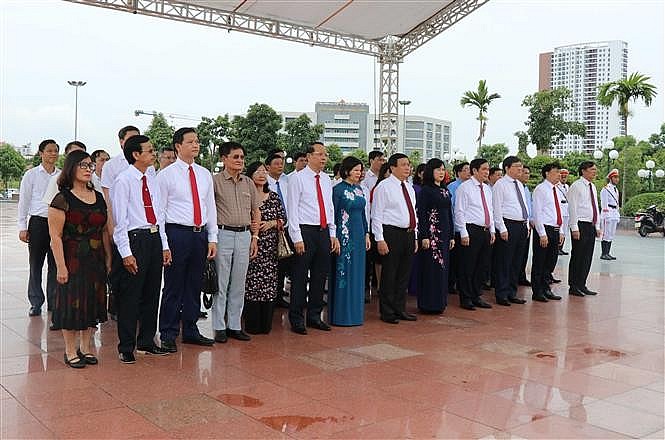 Dâng hương tưởng niệm cố Tổng Bí thư Nguyễn Văn Cừ tại Bắc Ninh