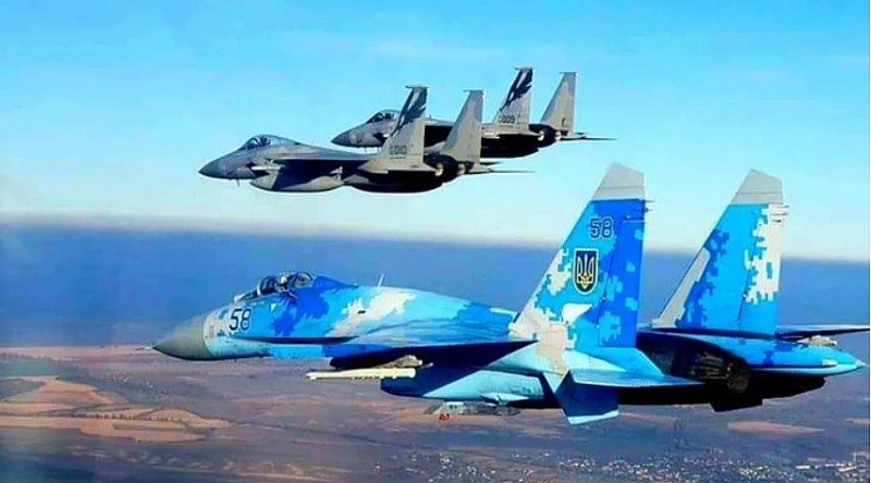 Các máy bay chiến đấu F-15 của lực lượng vệ binh quốc gia bang California, Mỹ trong một bài bay huấn luyện với tiêm kích Su-27 của Ukraine vào năm 2018 (Nguồn: Không quân Mỹ).