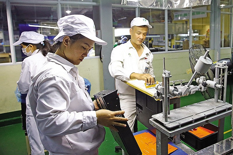 Sau 2 năm bầm dập bởi Covid-19, doanh nghiệp đang rất cần được hỗ trợ, tạo thuận lợi để hồi phục và phát triển. (Nguồn: Báo Đầu tư) Sau 2 năm bầm dập bởi Covid-19, doanh nghiệp đang rất cần được hỗ trợ, tạo thuận lợi để hồi phục và phát triển. (Nguồn: Báo Đầu tư)