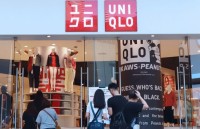an tuong san pham tu nhua tai che cua uniqlo