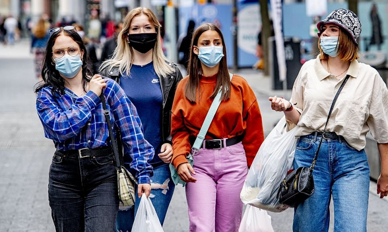 cap nhat 7h ngay 28 toan cau gan can moc 18 trieu ca mac covid 19 who du bao dai dich se con keo dai