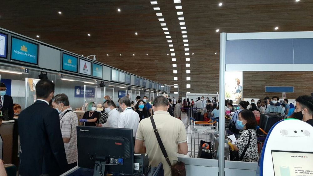 Dịch Covid-19: Đưa gần 280 công dân Việt Nam từ châu Âu và châu Phi về nước dich-covid-19-dua-gan-280-cong-dan-viet-nam-tu-chau-au-va-chau-phi-ve-nuoc-1