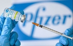 Chuyên gia Pfizer lưu ý các triệu chứng tái nhiễm của người đã tiêm vaccine Covid-19 đầy đủ