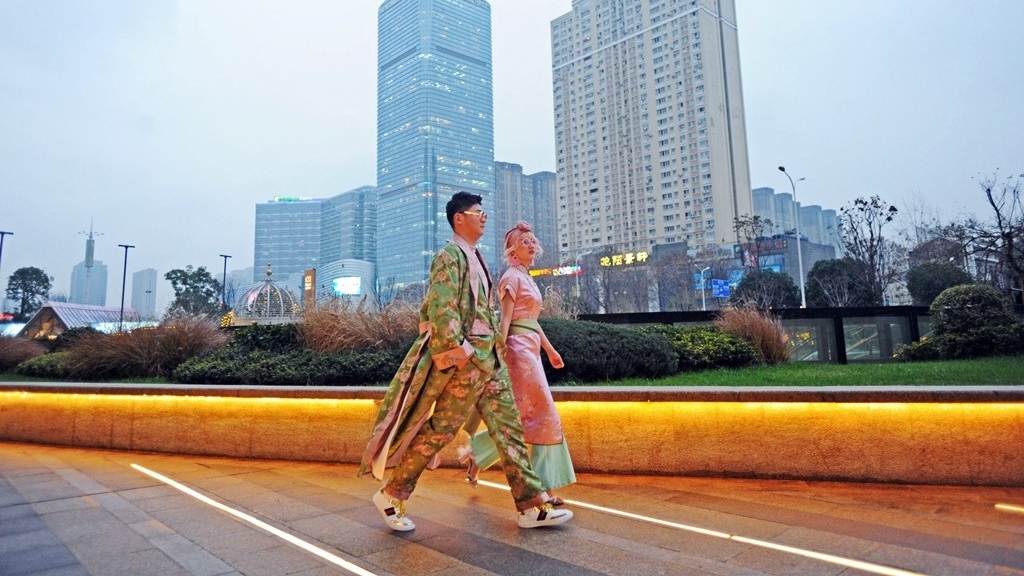 chu nghia tieu dung dan toc len ngoi nhieu thuong hieu trung quoc vut sang thanh sao