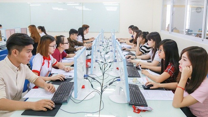 cac truong dai hoc la kenh chu yeu de dao tao nguon nhan luc thuong mai dien tu chat luong cao