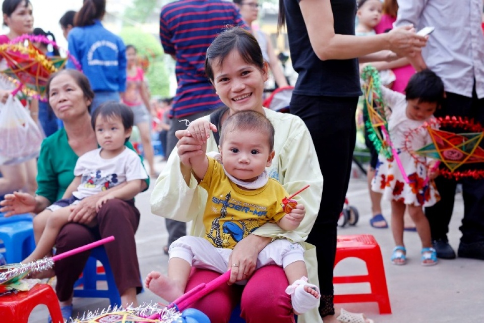 trung thu hong cho cac em nho benh vien nhi trung uong