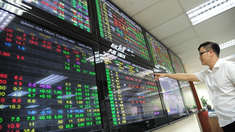 doanh nghiep kiem bon tien tu co phieu quy