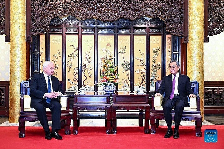 Tăng cường quan hệ, Ngoại trưởng Trung Quốc nói gì với Đại sứ Nga sắp mãn nhiệm? Ngoại trưởng Vương Nghị nói gì với Đại sứ Nga sắp mãn nhiệm?