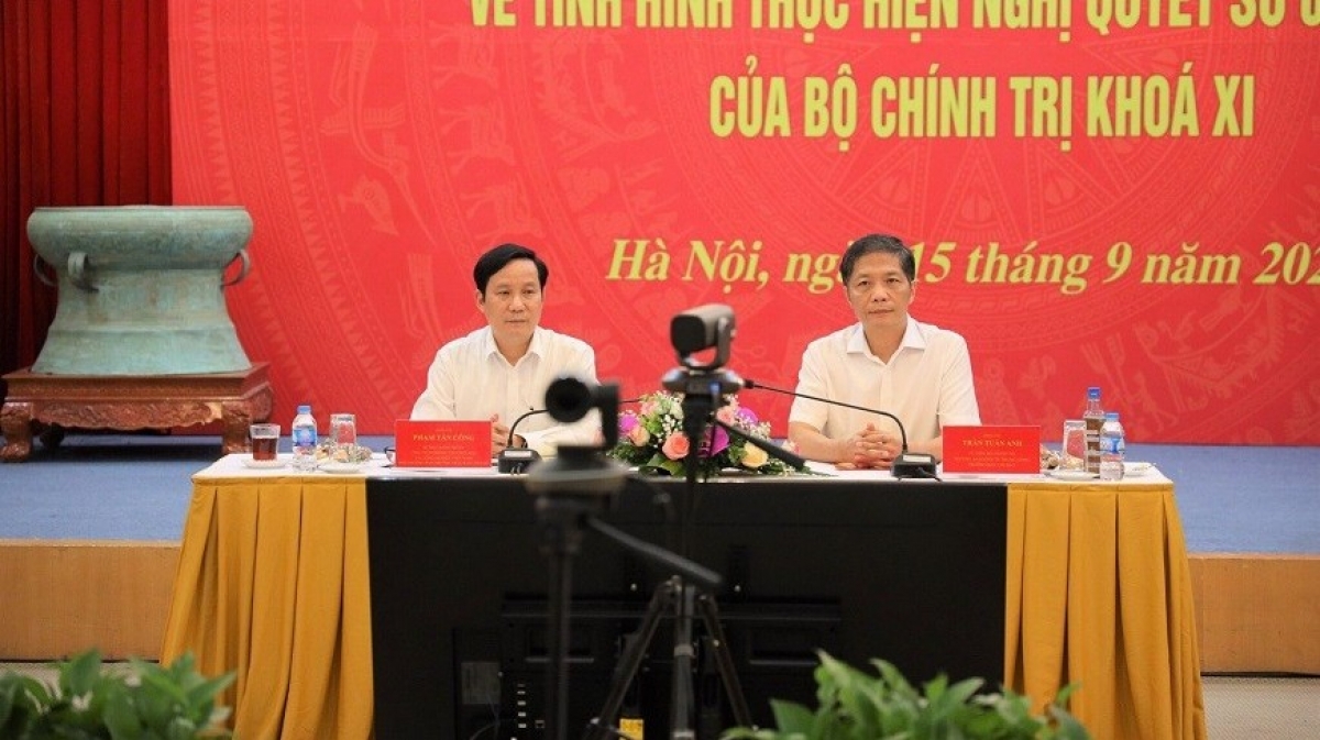 中央経済委員会は、決議第 09 号についてビジネス界と協力しています