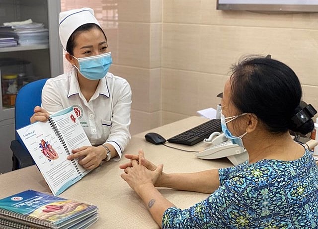 Nâng cao công tác chăm sóc sức khỏe nhân dân