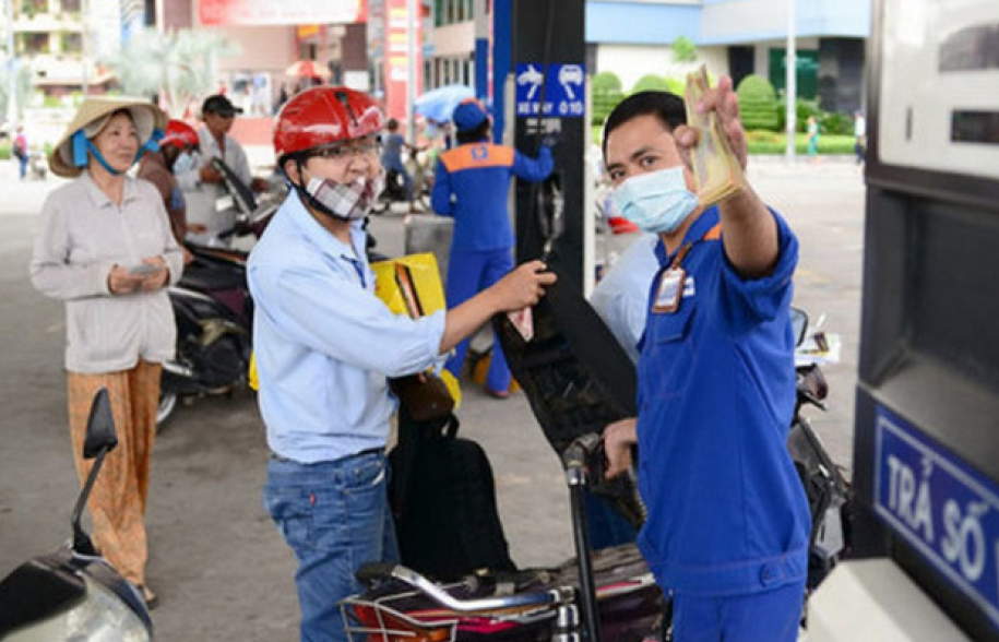 da chi hon 5500 ty dong de ghim tang gia xang dau