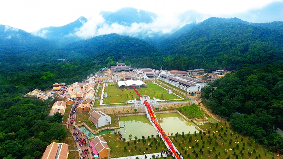 Quảng Ninh phát triển du lịch gắn bảo tồn di sản quang ninh phat trien du lich gan bao ton di san