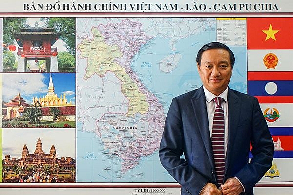 dua hop tac kinh te viet nam lao xung tam quan he chinh tri