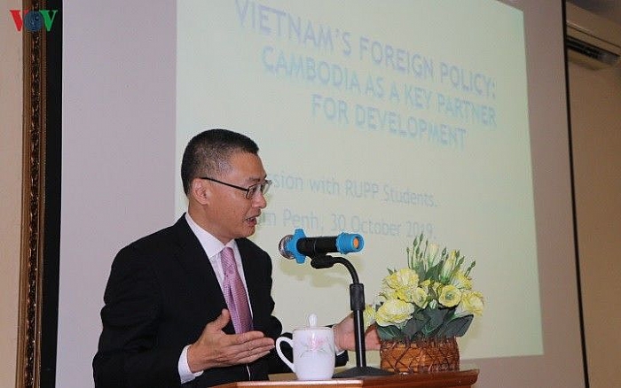Campuchia: Đối tác chủ chốt trong chính sách đối ngoại của Việt Nam campuchia doi tac chu chot trong chinh sach doi ngoai cua viet nam