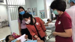 Hỗ trợ gần 2,6 tỷ đồng cứu trợ khẩn cấp các gia đình bị thiệt hại do bão số 9