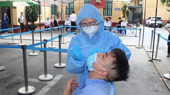 tin covid19 toi 110 gan 7000 ca mac moi them 3 tinh co nguoi nhiem lien quan den benh vien viet duc tp ho chi minh ra duong phai co ma qr