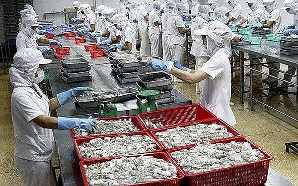 Xuất khẩu ngày 23-25/10: Nhóm hàng xuất khẩu trên 1 tỷ USD 'vững vàng'; hàng Việt Nam gặp 'khó' vì điều tra, phòng vệ thương mại gia tăng