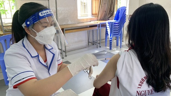 covid19 toi 2810 them 4892 ca mac moi dich tai nghe an dien bien phuc tap ha noi se tiem vaccine cho tre em ra sao