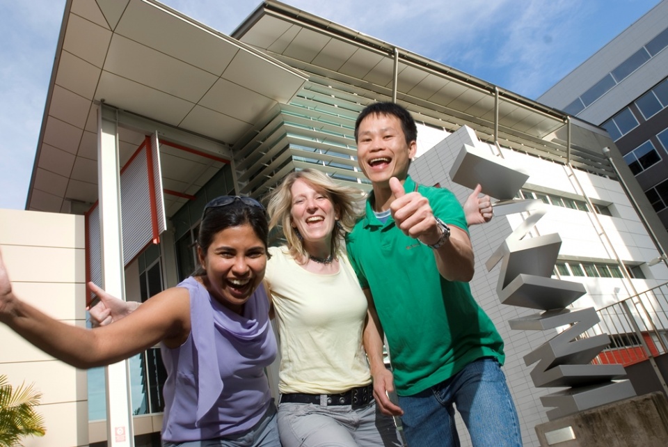 viet nam dung dau ve hoc bong tien si endeavour nam 2018