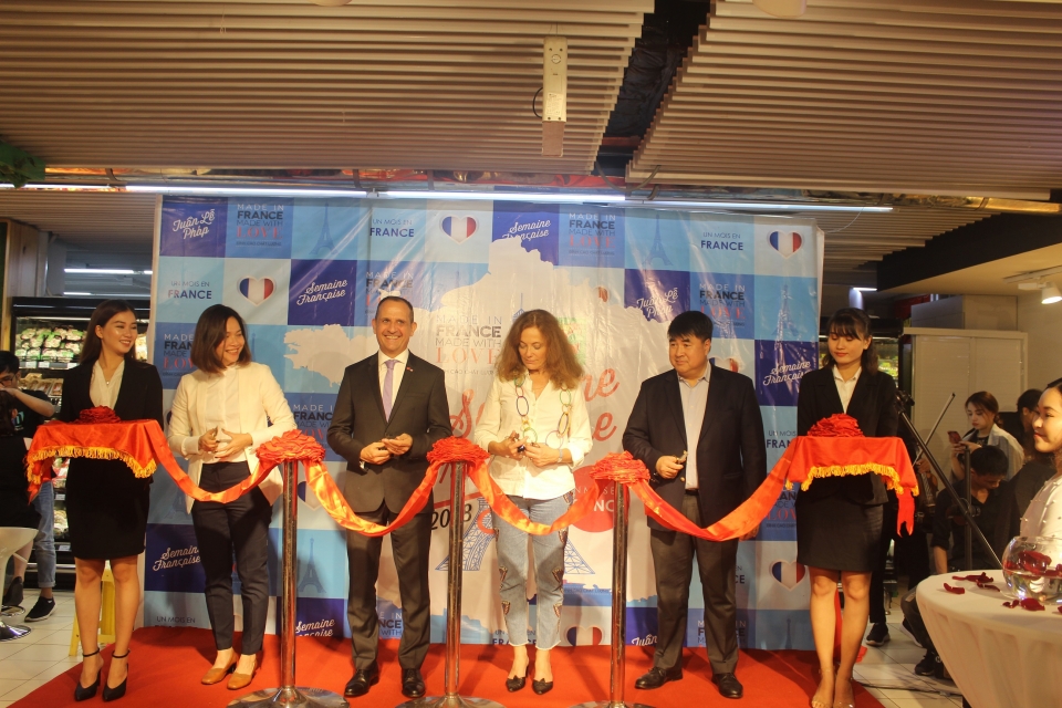 Nhiều sản phẩm nổi tiếng có mặt trong Tuần lễ Pháp tại Big C Việt Nam khai mac tuan le phap tai big c viet nam