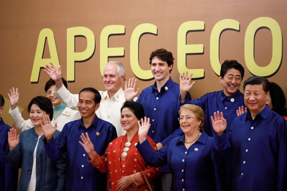 an tuong thoi trang apec tu ao da ao dai cho denao khoac chong nuoc