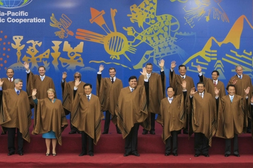 an tuong thoi trang apec tu ao da ao dai cho denao khoac chong nuoc