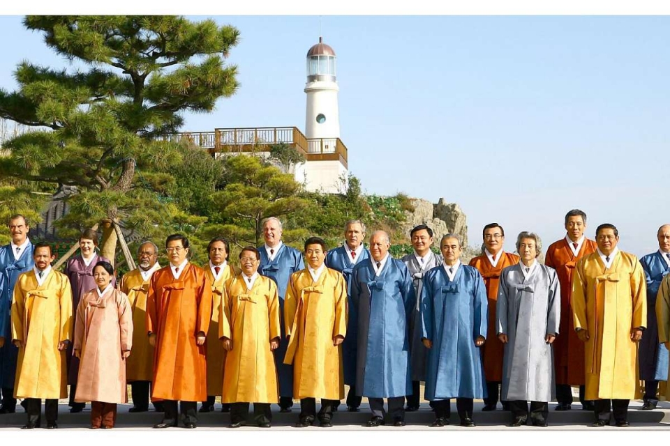 an tuong thoi trang apec tu ao da ao dai cho denao khoac chong nuoc