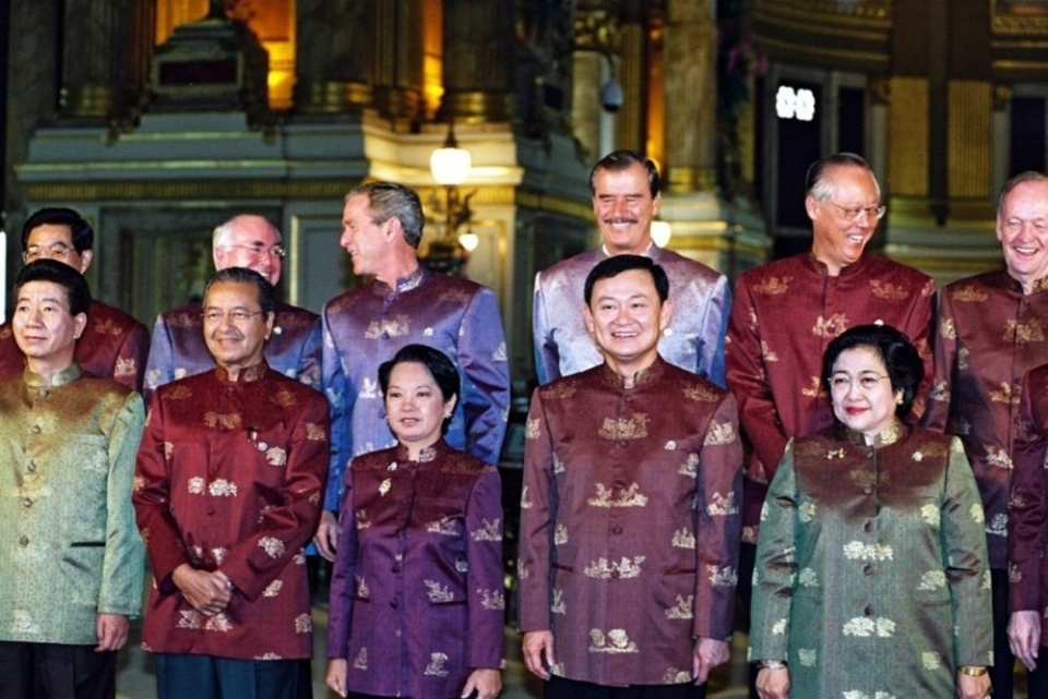 an tuong thoi trang apec tu ao da ao dai cho denao khoac chong nuoc