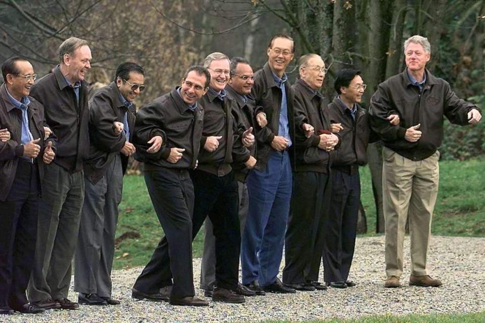 an tuong thoi trang apec tu ao da ao dai cho denao khoac chong nuoc