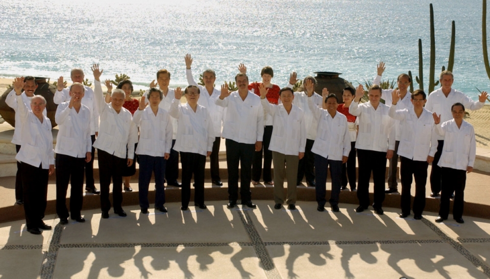 an tuong thoi trang apec tu ao da ao dai cho denao khoac chong nuoc