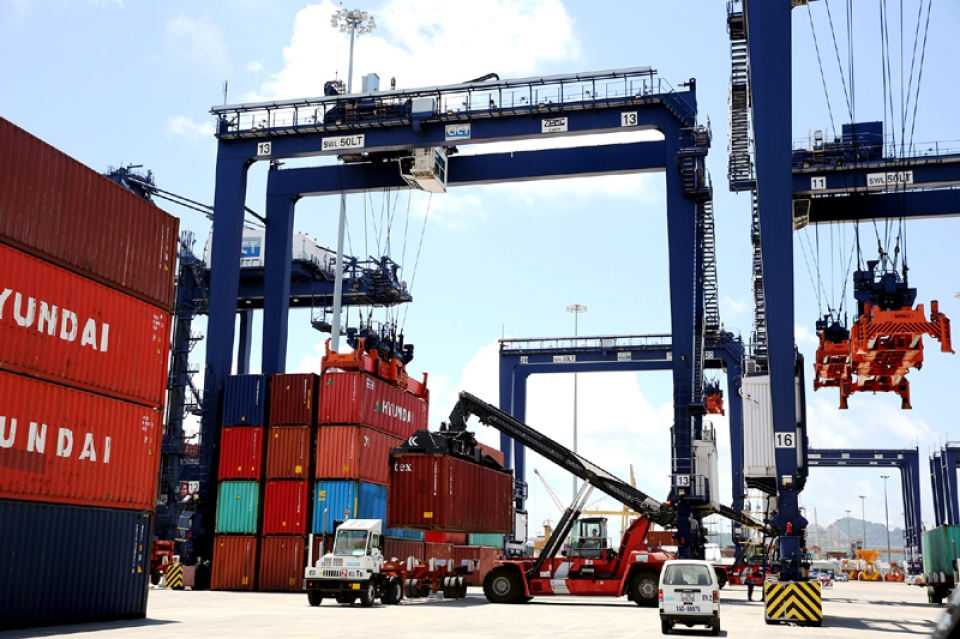 quang ninh chuyen minh tu phat trien dich vu