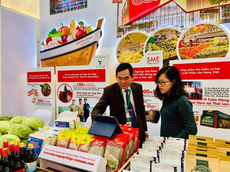 doanh nghiep dong hanh cung nong dan