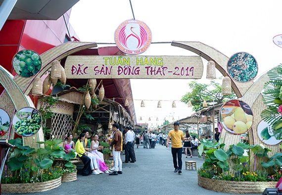 tuan hang dac san dong thap tai tp ho chi minh