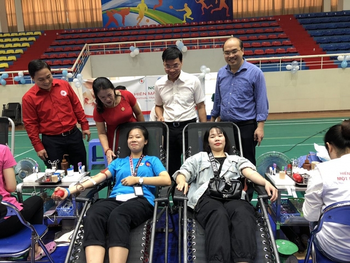 moi nam viet nam can khoang 2 trieu don vi mau