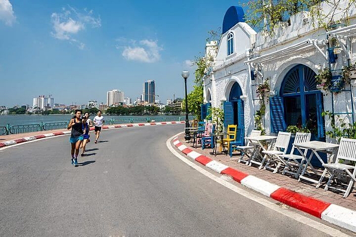 Hà Nội trong mắt người đi bộ