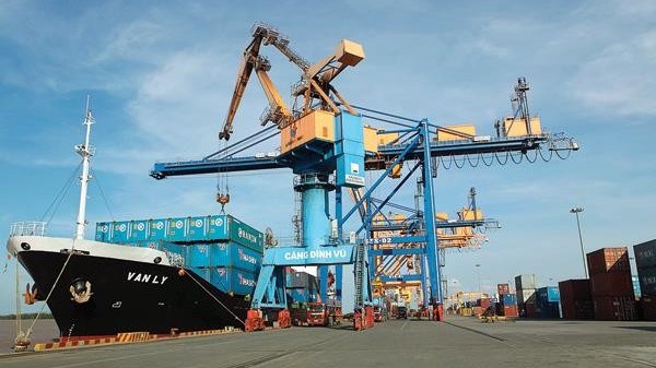 xuat sieu an tuong can can thuong mai dao chieu ngoan muc