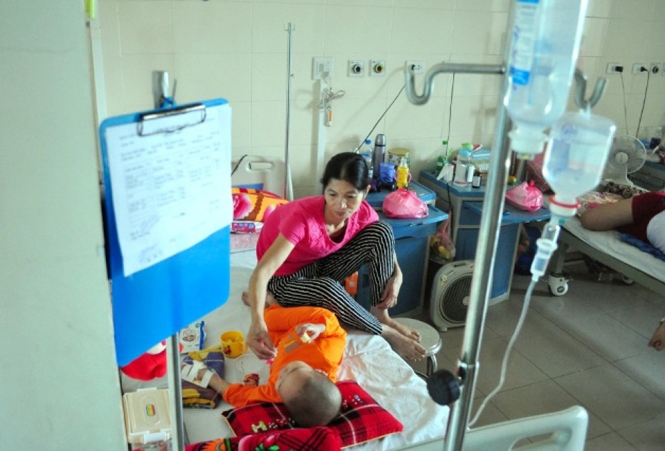 80 nguoi mac ung thu lien quan den moi truong song