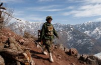 pakistan an do thach thuc tra dua nhau sau vu danh bom o kashmir